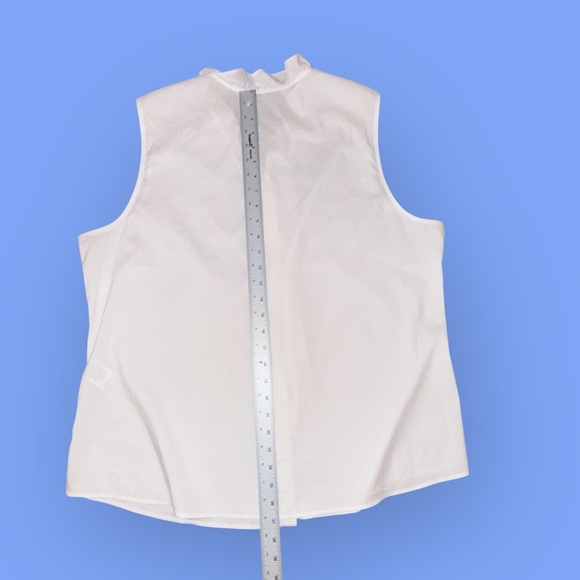 FOXCROFT NYC NON-IRON STRETCH RUFFLE BLOUSE - 18 White - Picture 8 of 9